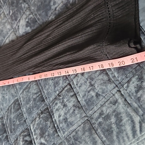 Free People | Black Bell Sleeve Ruched Crop Top| M | Boho, Festival - Picture 11 of 12